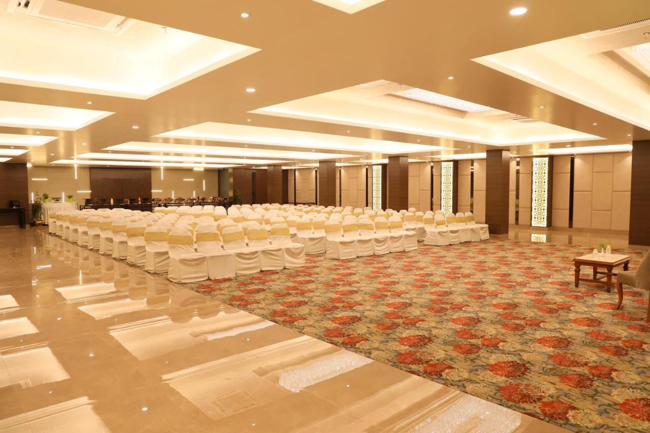 Sarovar Portico Rivera Ahmedabad Eksteriør billede