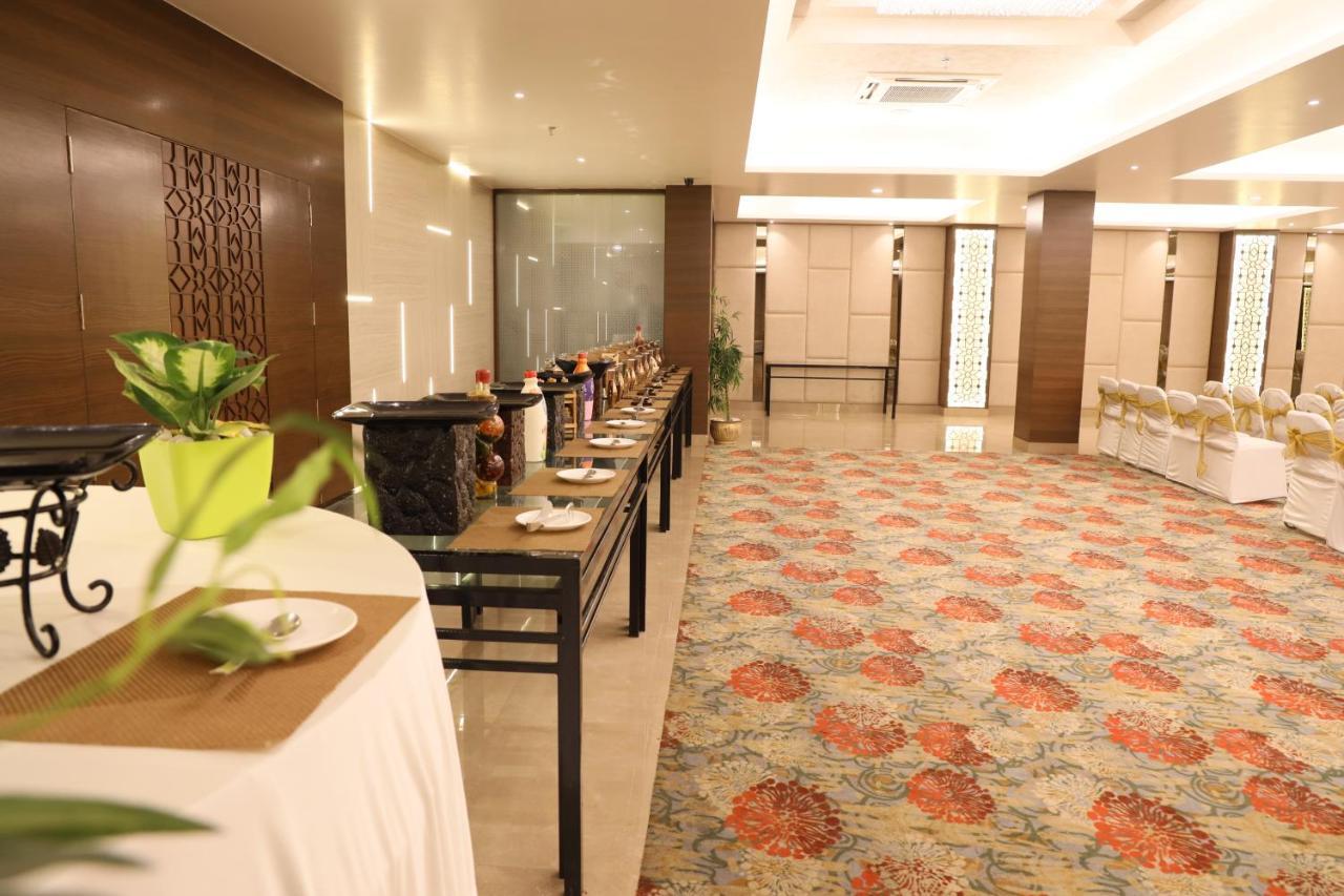 Sarovar Portico Rivera Ahmedabad Eksteriør billede