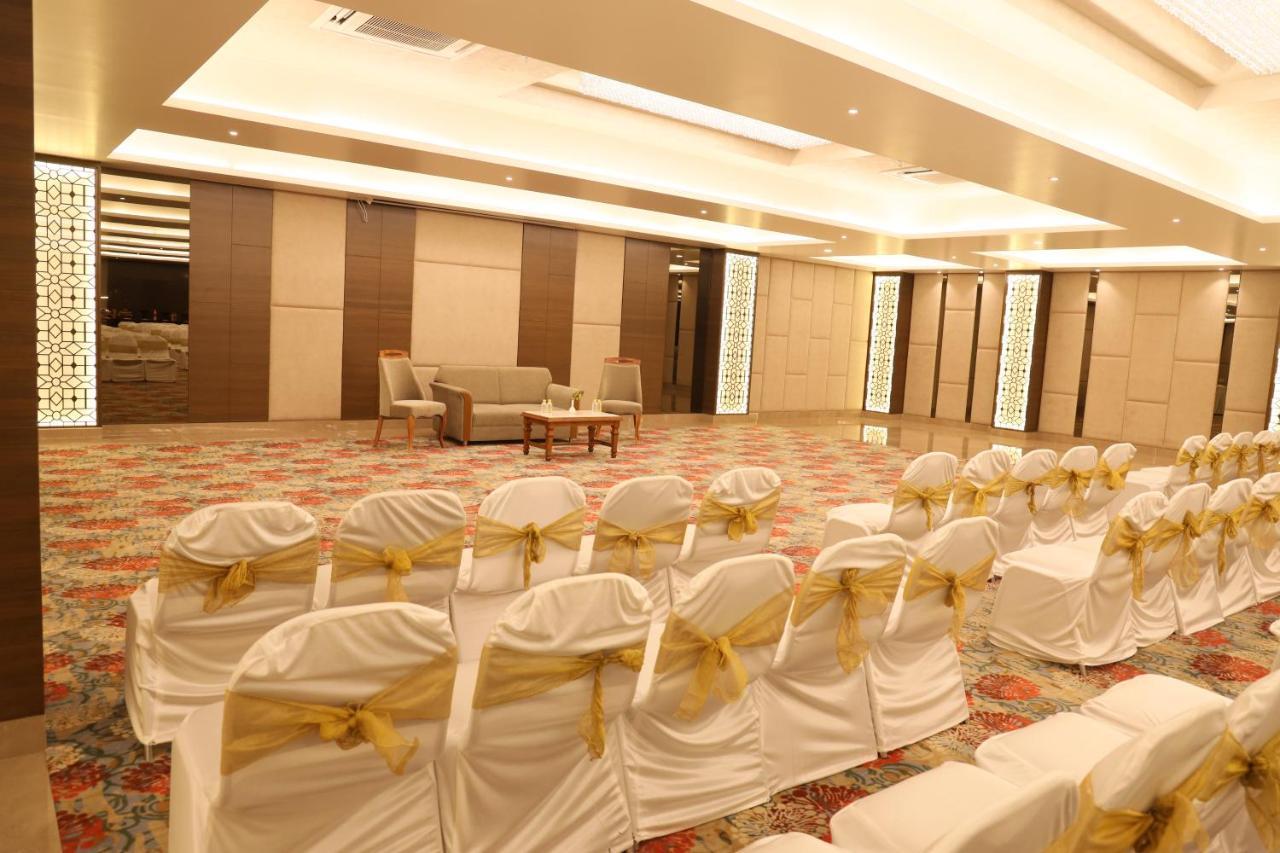 Sarovar Portico Rivera Ahmedabad Eksteriør billede