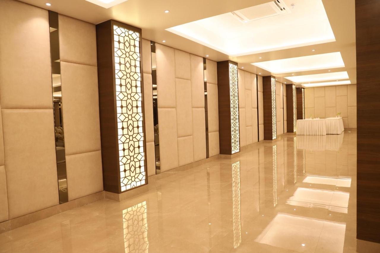 Sarovar Portico Rivera Ahmedabad Eksteriør billede