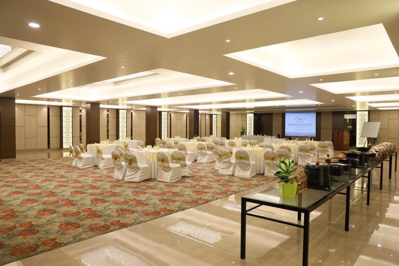Sarovar Portico Rivera Ahmedabad Eksteriør billede