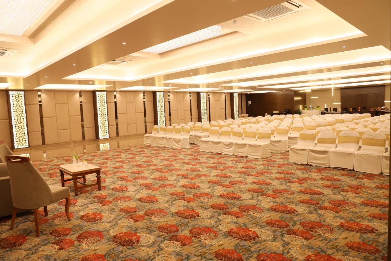 Sarovar Portico Rivera Ahmedabad Eksteriør billede