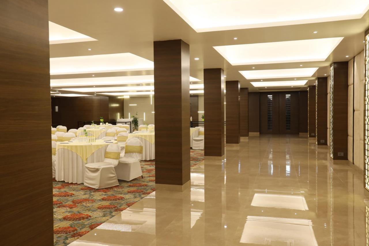 Sarovar Portico Rivera Ahmedabad Eksteriør billede