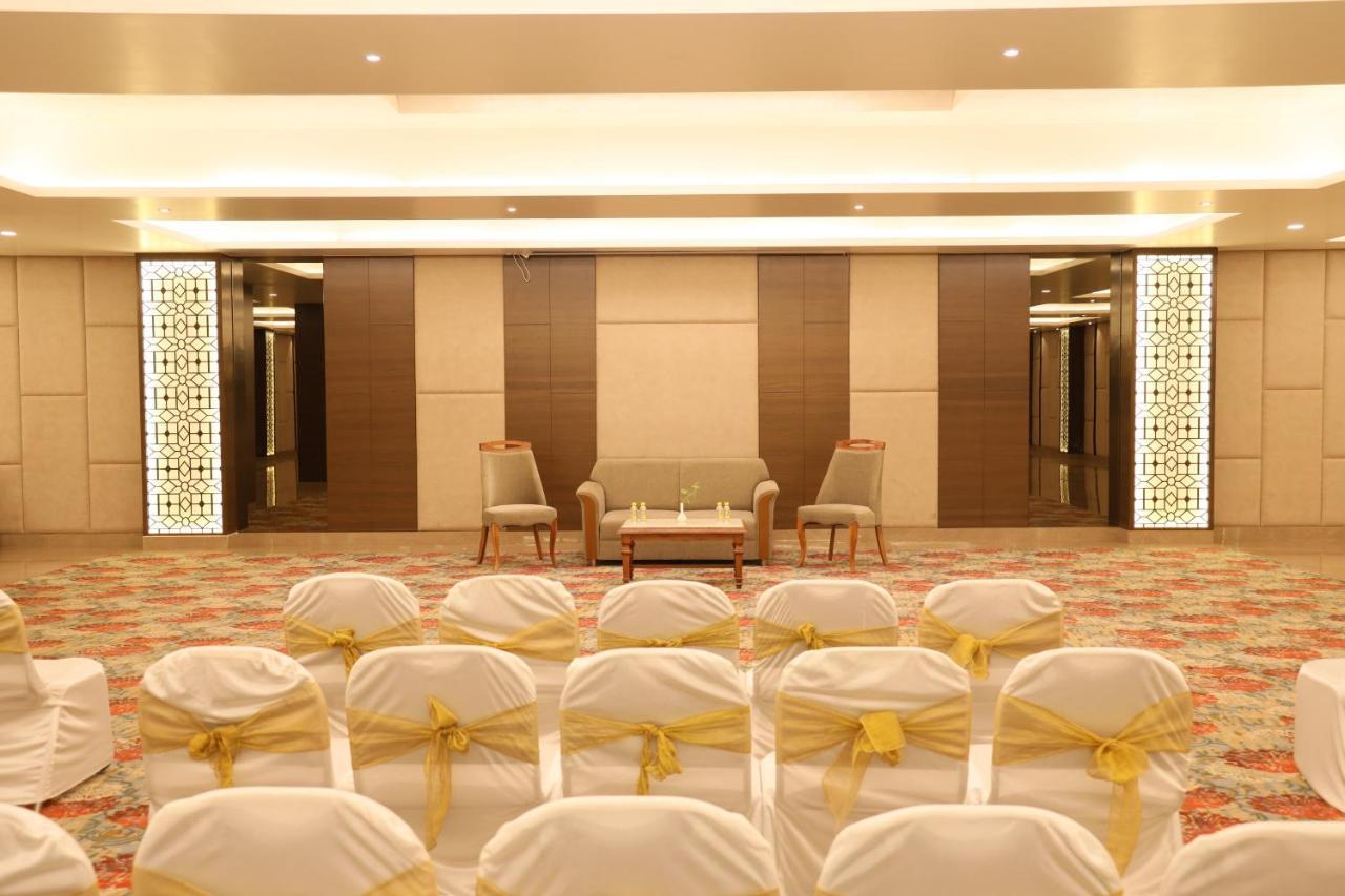 Sarovar Portico Rivera Ahmedabad Eksteriør billede