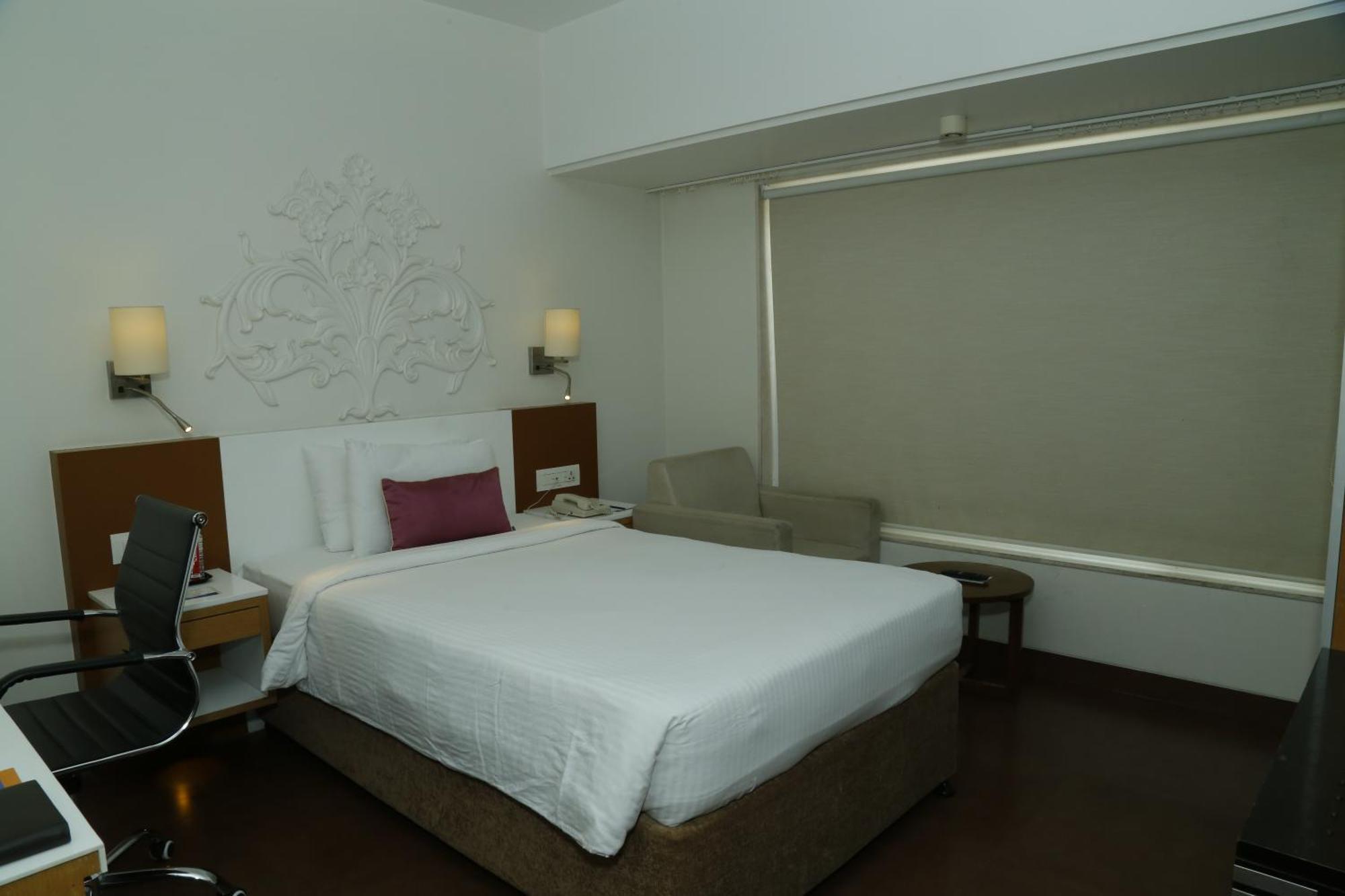 Sarovar Portico Rivera Ahmedabad Eksteriør billede