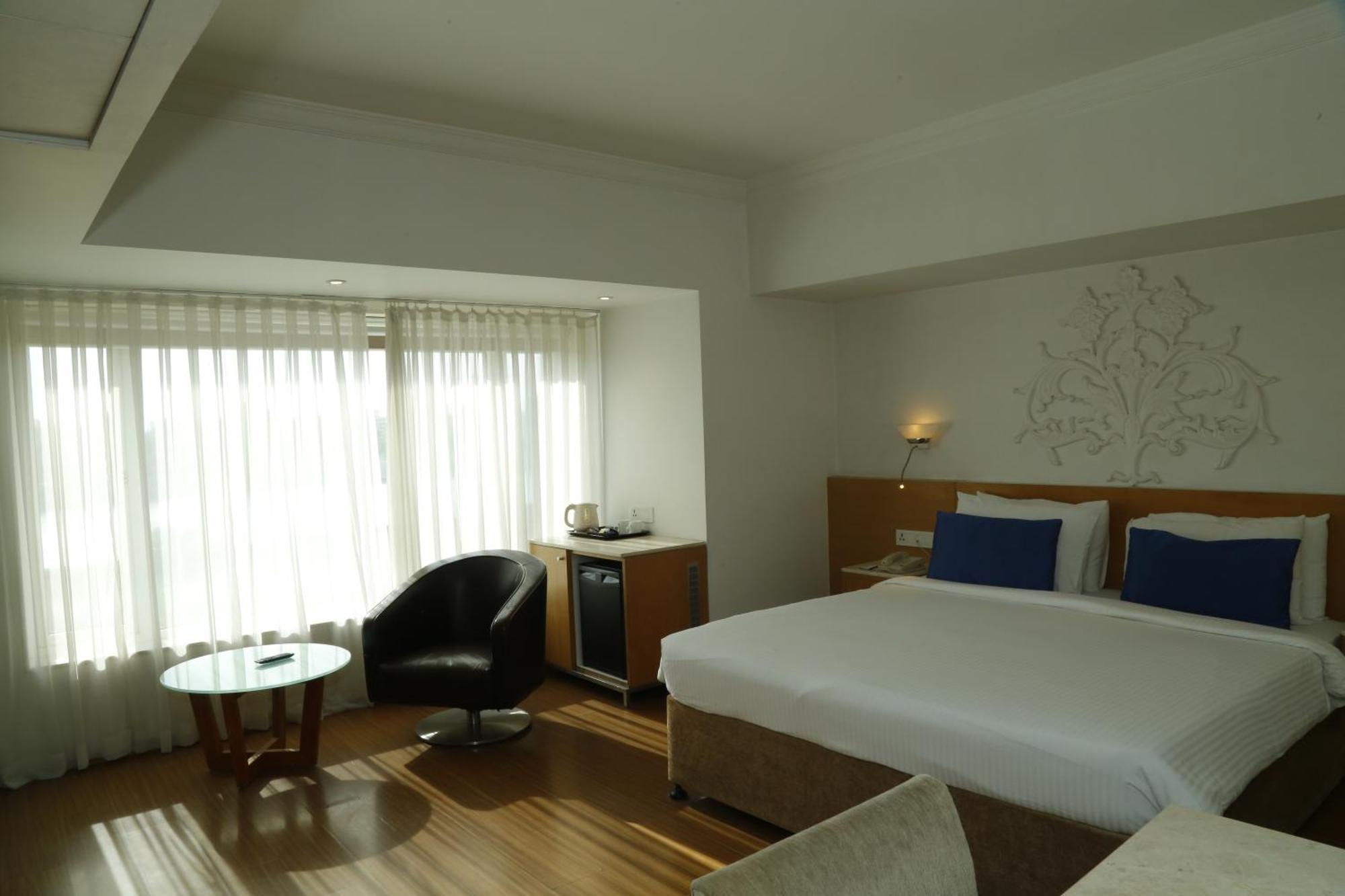 Sarovar Portico Rivera Ahmedabad Eksteriør billede