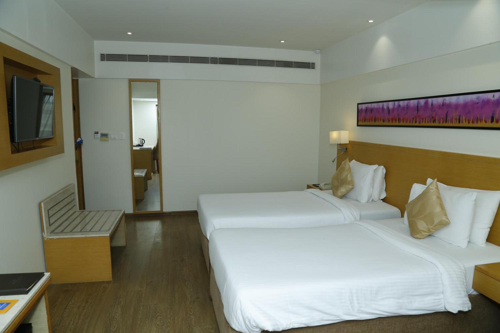 Sarovar Portico Rivera Ahmedabad Eksteriør billede