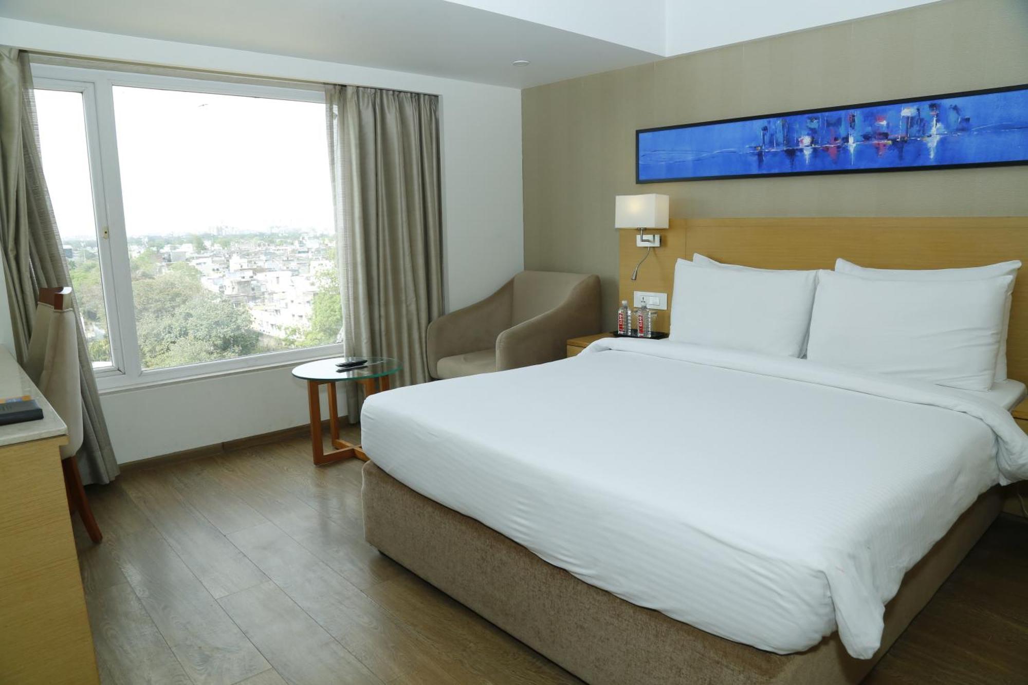 Sarovar Portico Rivera Ahmedabad Eksteriør billede