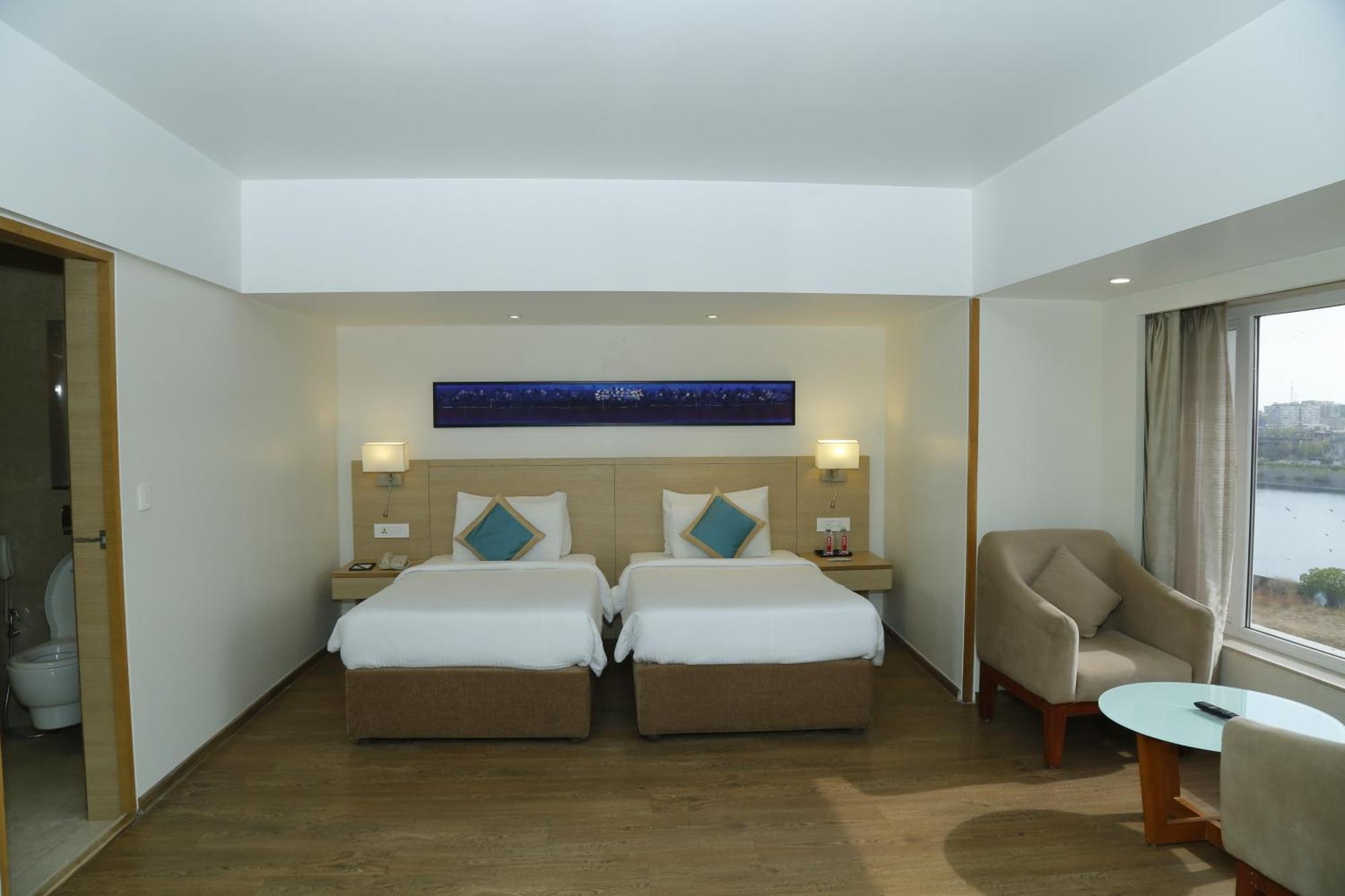 Sarovar Portico Rivera Ahmedabad Eksteriør billede