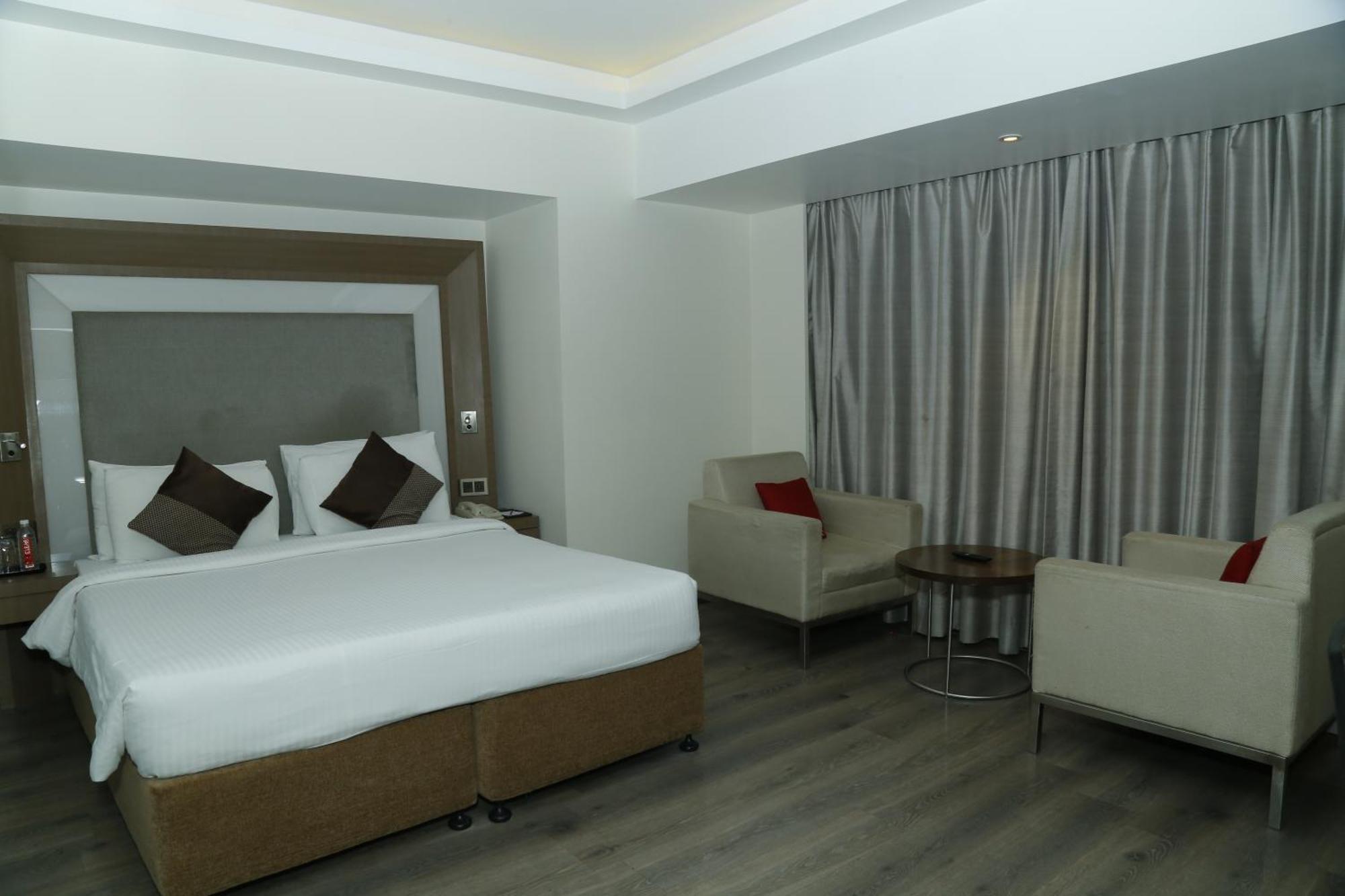 Sarovar Portico Rivera Ahmedabad Eksteriør billede