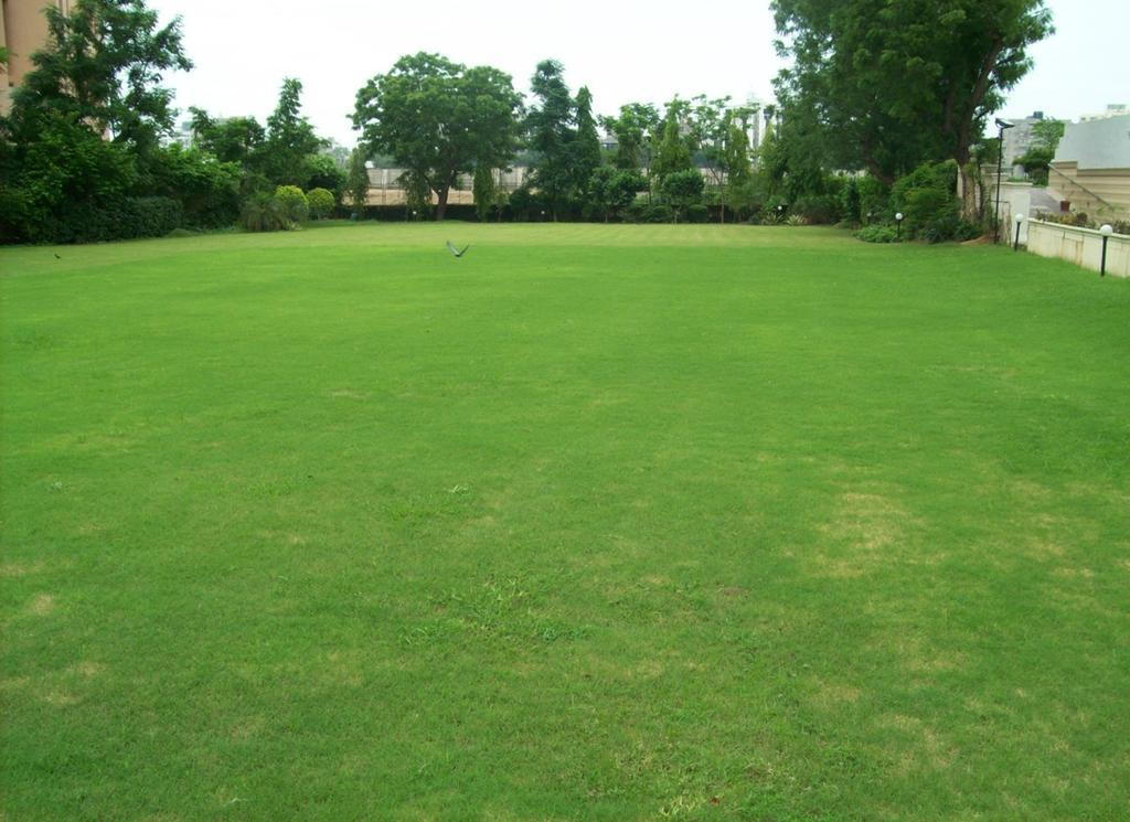 Sarovar Portico Rivera Ahmedabad Eksteriør billede