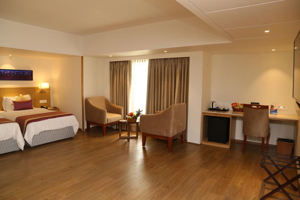 Sarovar Portico Rivera Ahmedabad Eksteriør billede