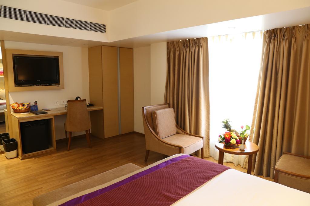Sarovar Portico Rivera Ahmedabad Eksteriør billede