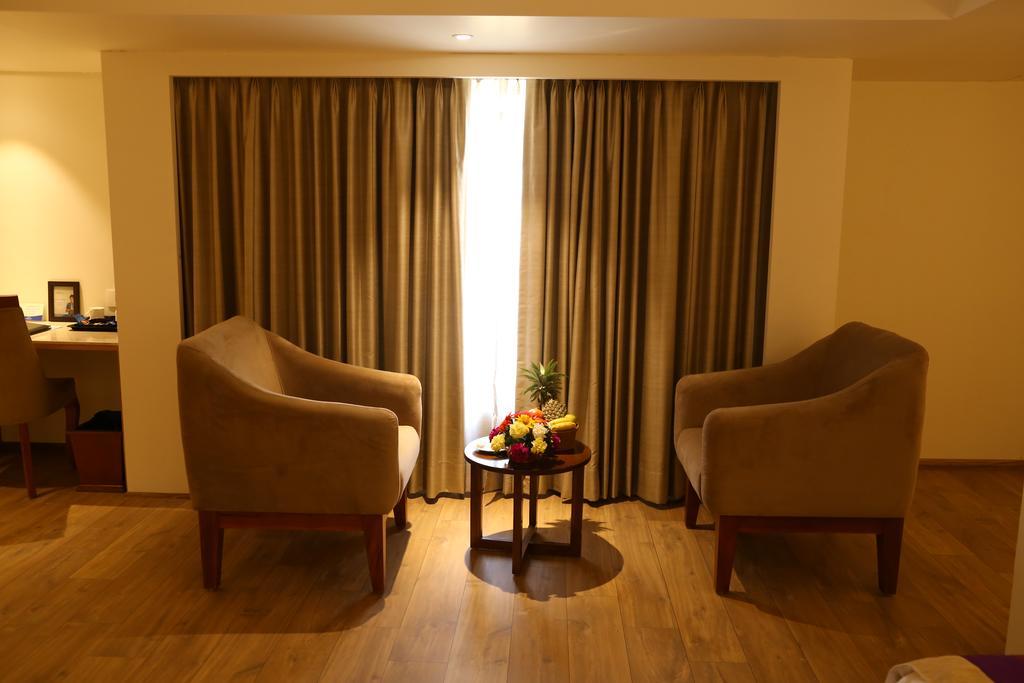 Sarovar Portico Rivera Ahmedabad Eksteriør billede
