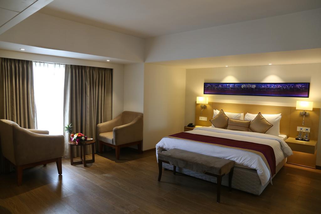 Sarovar Portico Rivera Ahmedabad Eksteriør billede